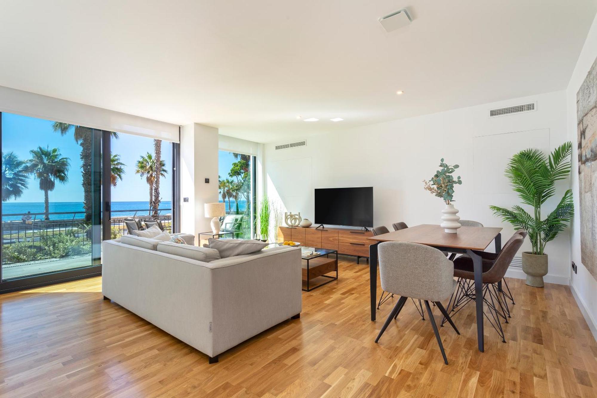 Malagueta Beach Front Luxury Apartment By Rent Me Малага Экстерьер фото