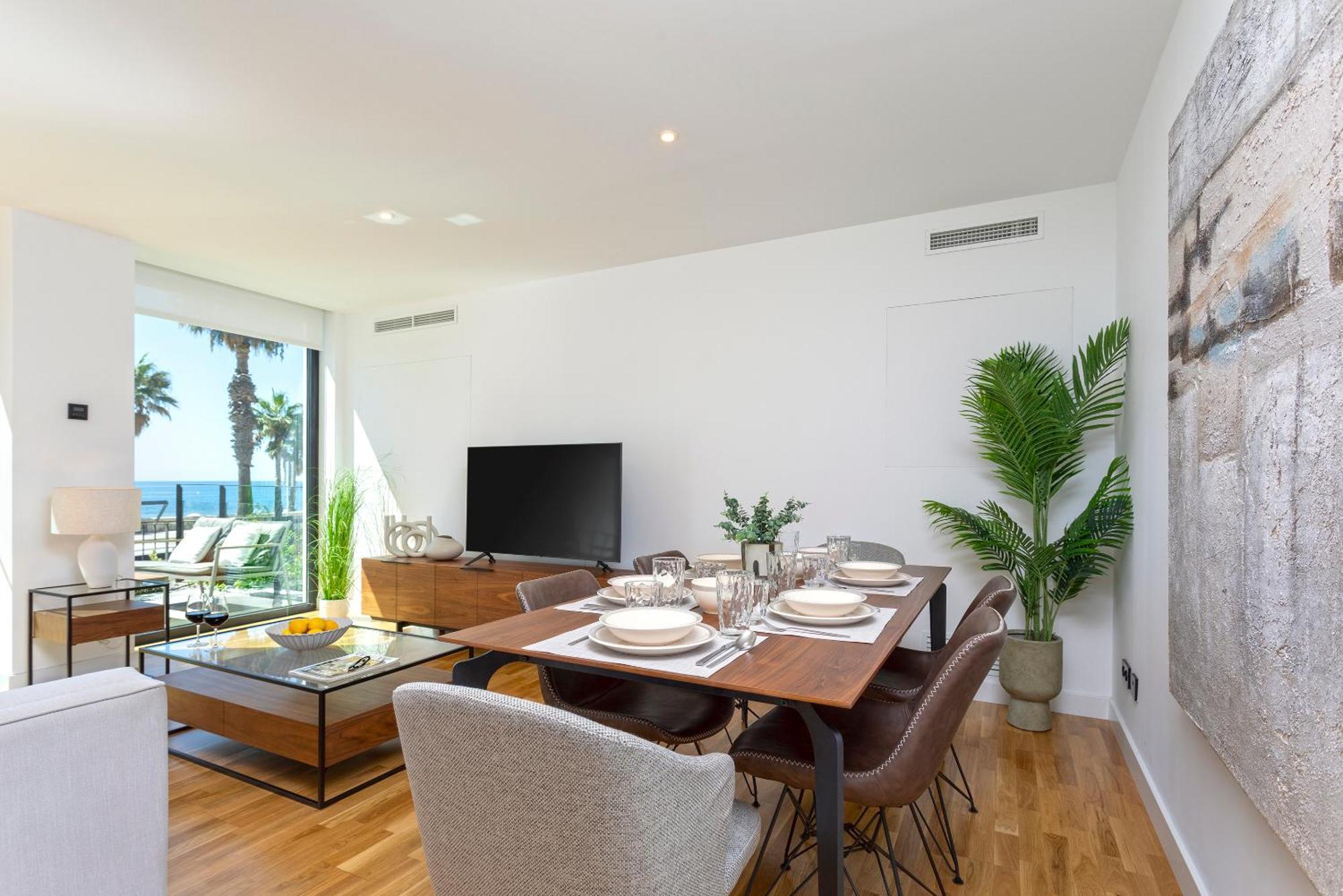 Malagueta Beach Front Luxury Apartment By Rent Me Малага Экстерьер фото